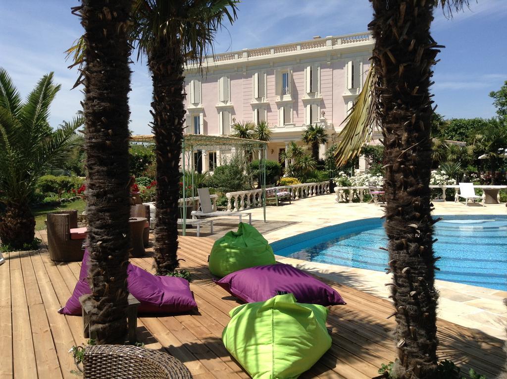 Chateau La Roque Margaux Hotel Servian Esterno foto